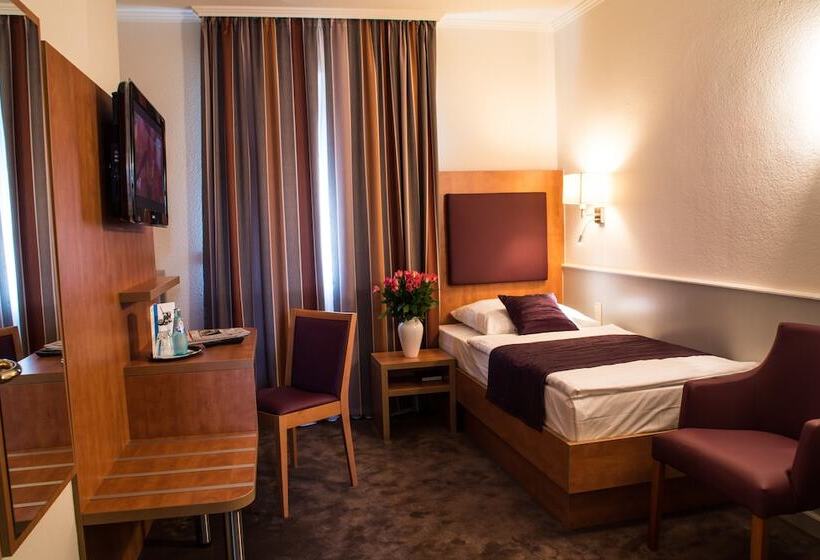 اتاق استاندارد یک نفره, Niederrad