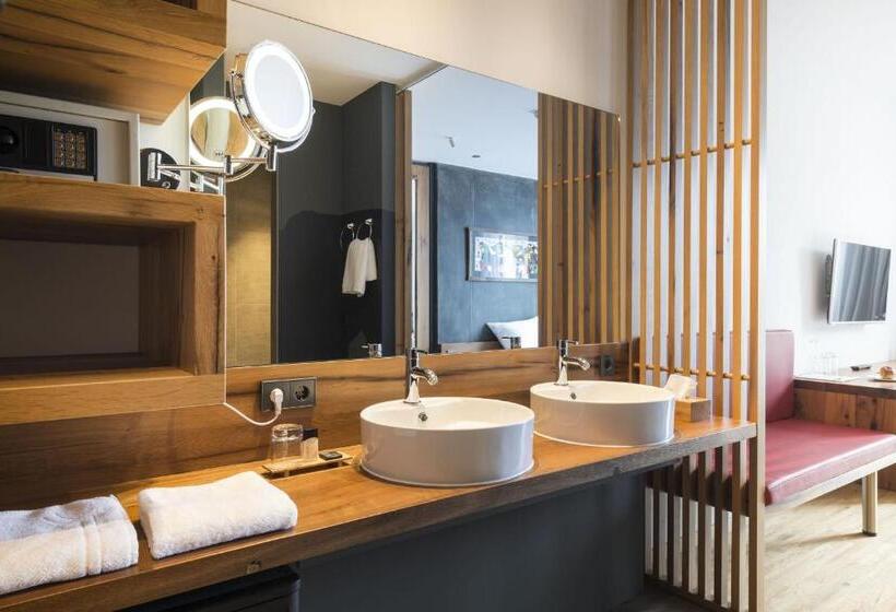 غرفة سوبيريور, Ochsen Post