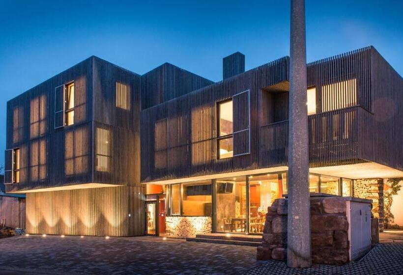 جناح جونيور, Ochsen Post