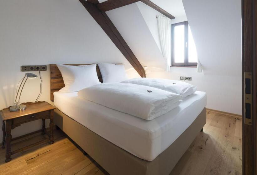 جناح جونيور, Ochsen Post