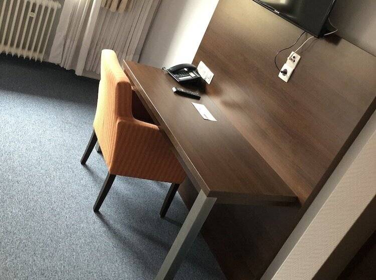 اتاق استاندارد چهار تخته, Parkhotel Lindenhof   Kostenlose Parkplätze