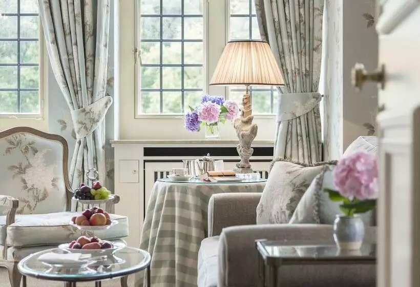 Standardzimmer, Schlosshotel Kronberg   Hotel Frankfurt