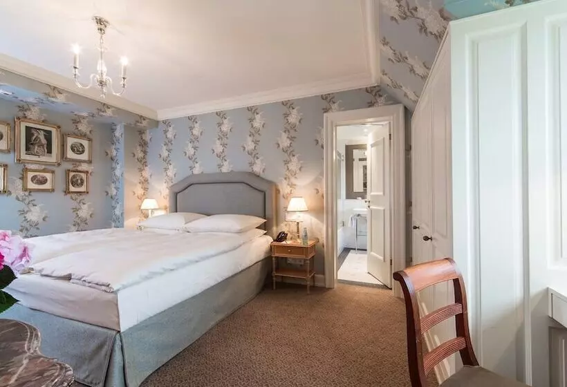 Standardzimmer Parkblick, Schlosshotel Kronberg Hotel Frankfurt