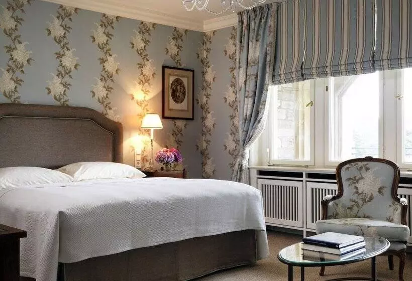 Standardzimmer mit Balkon, Schlosshotel Kronberg   Hotel Frankfurt