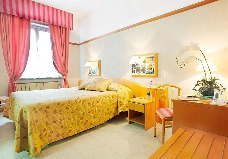 Deluxe Einzelzimmer, Schlosshotel Kronberg Hotel Frankfurt