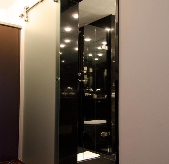 デラックスルーム, Scholl