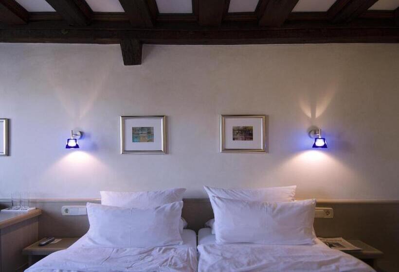 デラックスルーム, Scholl