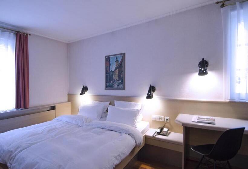 コンフォートルーム, Scholl