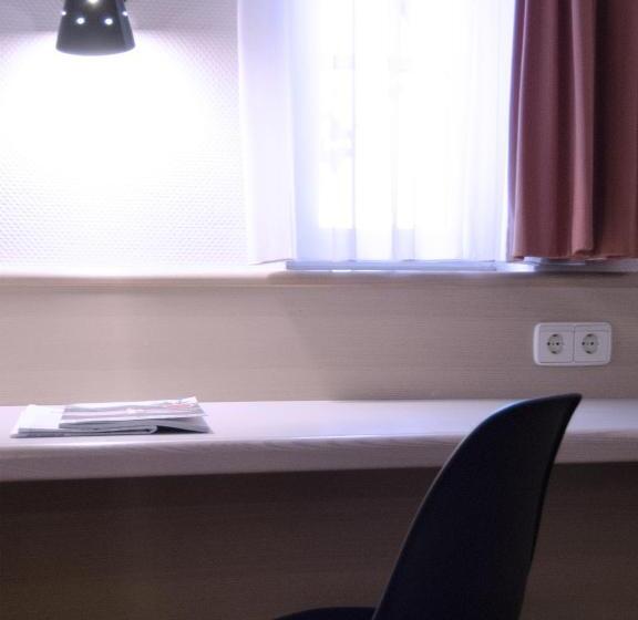 コンフォートルーム, Scholl