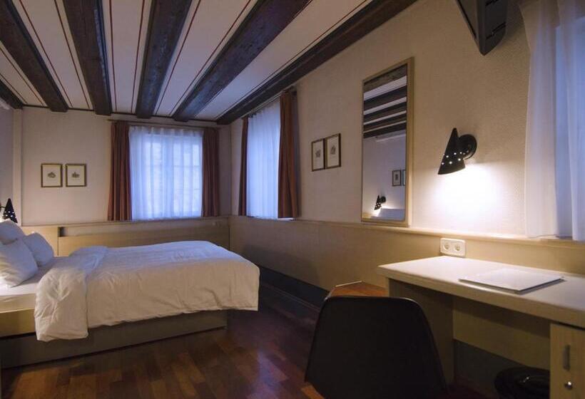 コンフォートルーム, Scholl