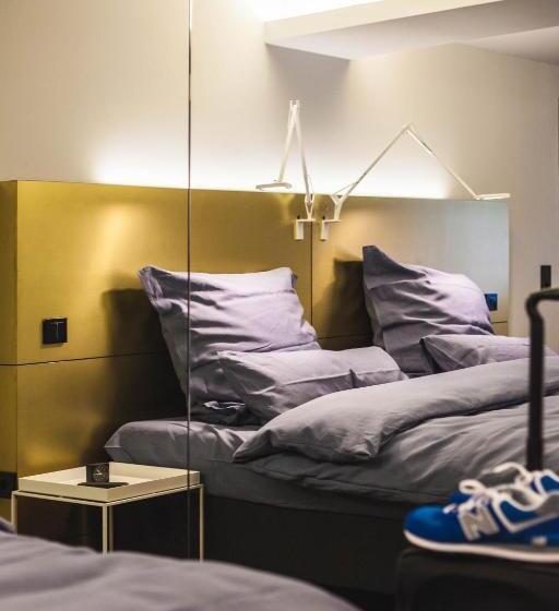 エクゼクティブワンルーム, Scholl