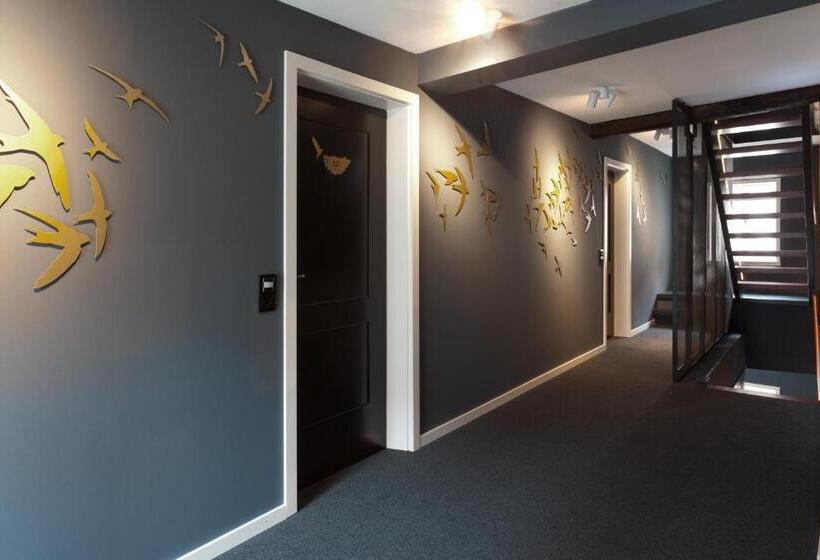 デラックスジュニアスイート, Scholl