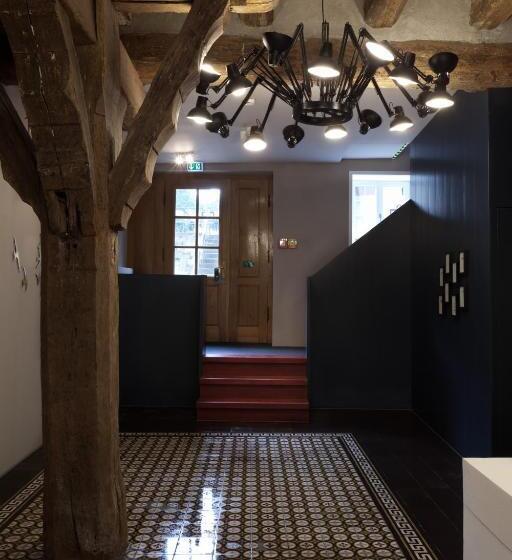 デラックスジュニアスイート, Scholl