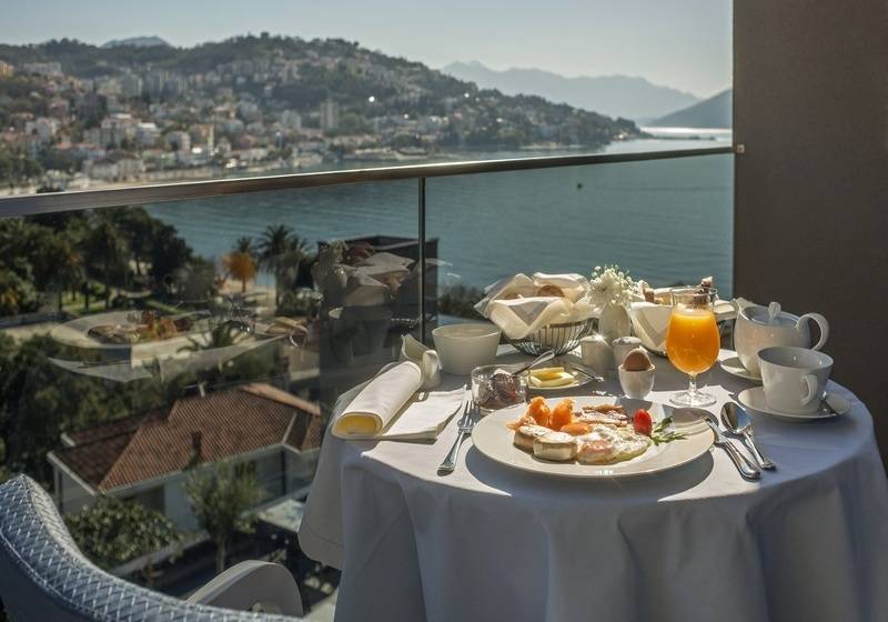 Delüks Oda, Steigenberger Graf Zeppelin