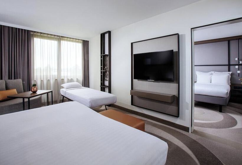 Номер Deluxe, Stuttgart Marriott Hotel Sindelfingen