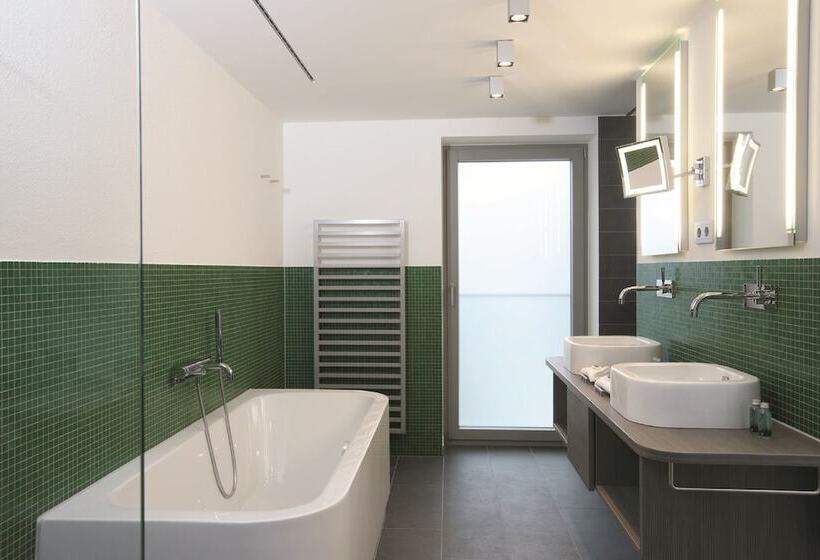 패밀리 아파트, Traube Tonbach