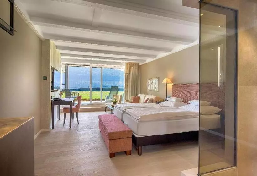 Superior room with lake view, Treschers Schwarzwald