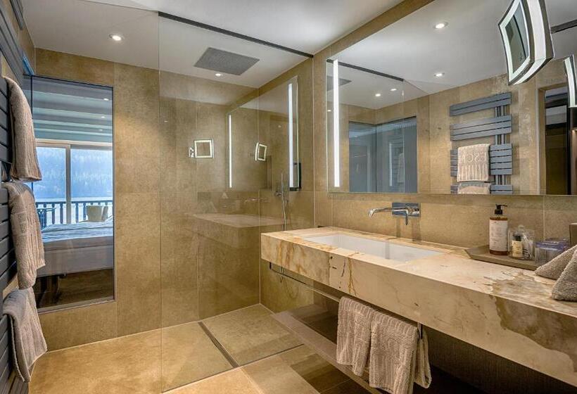 Superior room with lake view, Treschers Schwarzwald