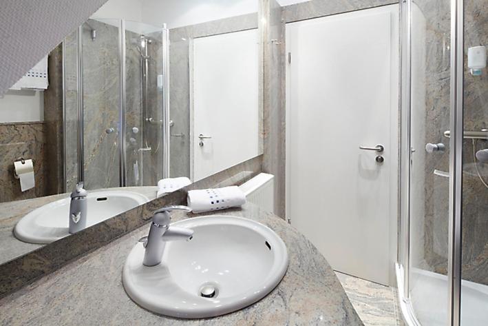 스탠다드 룸, Zur Post