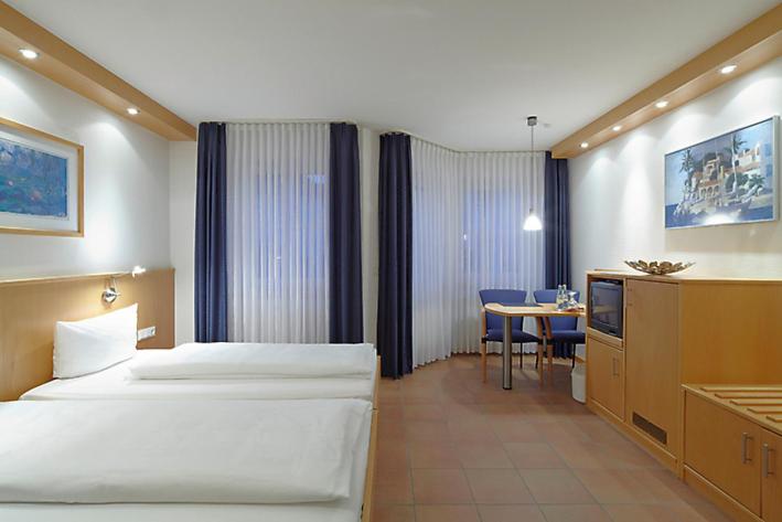 스탠다드 룸, Zur Post