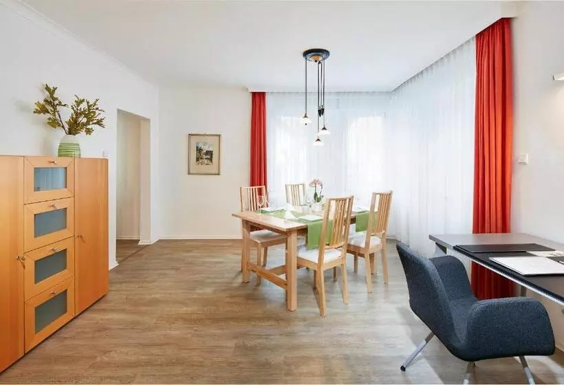 １ベッドルームのデラックスアパートメント, Zur Post