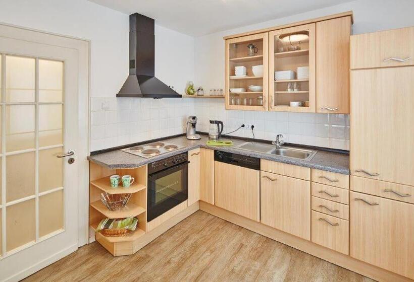 침실 1개 디럭스 아파트, Zur Post