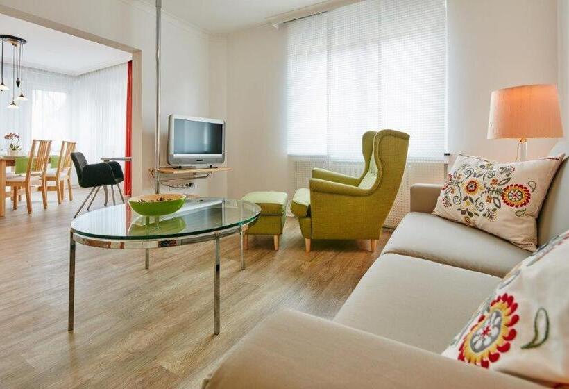 침실 1개 디럭스 아파트, Zur Post