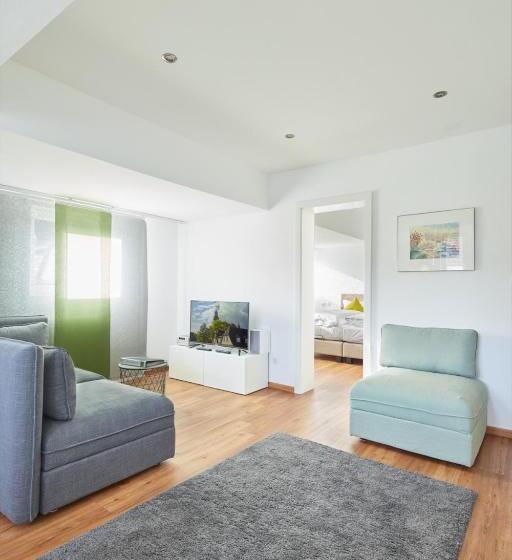 침실 1개 디럭스 아파트, Zur Post