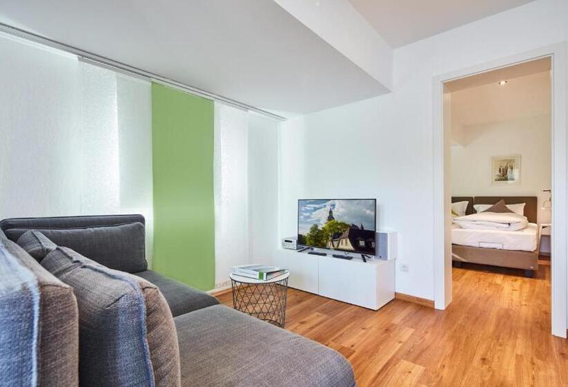 침실 1개 디럭스 아파트, Zur Post