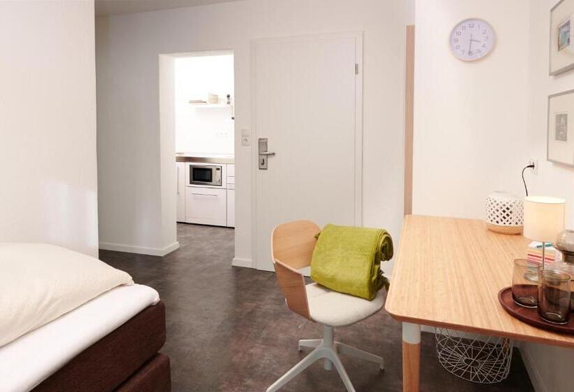 스탠다드 스튜디오, Zur Post