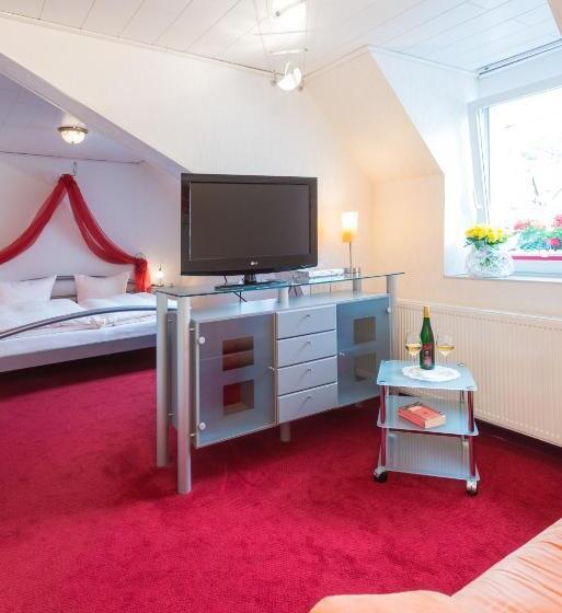 جناح, Moselromantik Hotel Zum Löwen