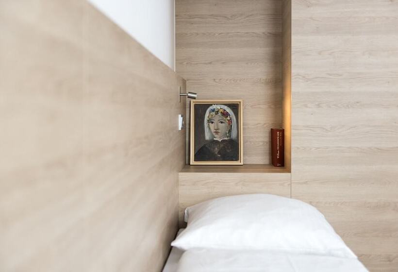 Quarto Estandar Individual, Amba