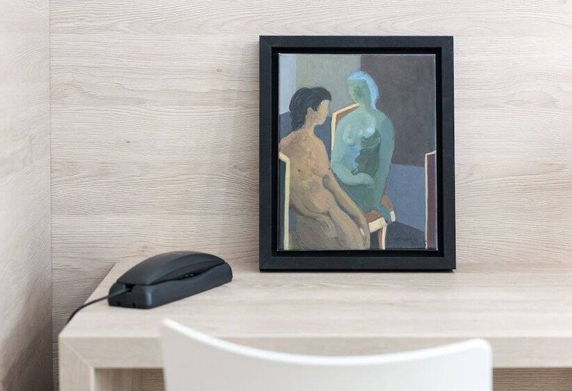 Quarto Triplo Estandar, Amba