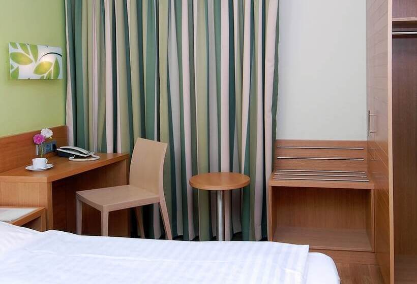 スタンダードシングルルーム, Business & Budget Hotel Tessin