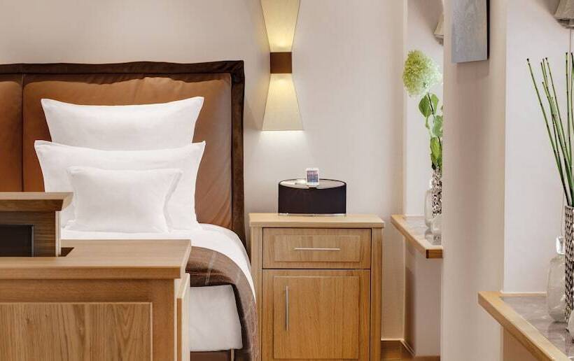 Suite, Excelsior By Geisel