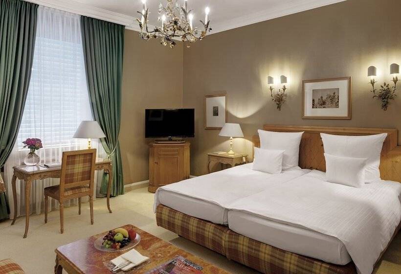 Quarto clássico, Excelsior By Geisel