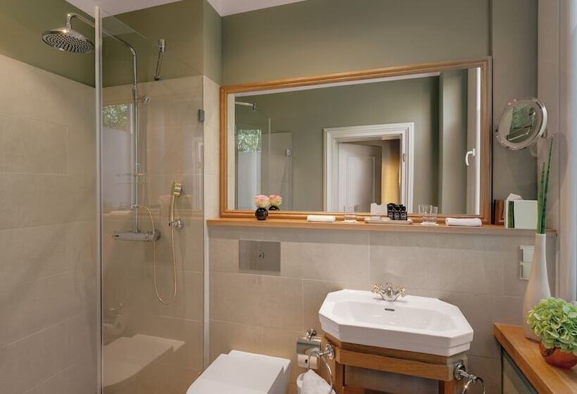 Quarto deluxe, Excelsior By Geisel