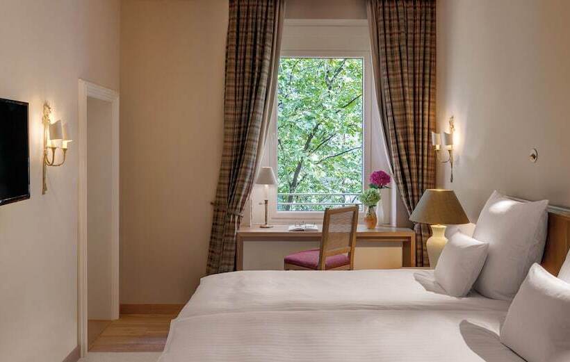 Quarto deluxe, Excelsior By Geisel