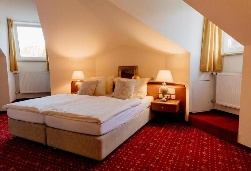 스탠다드 룸, Fletzinger