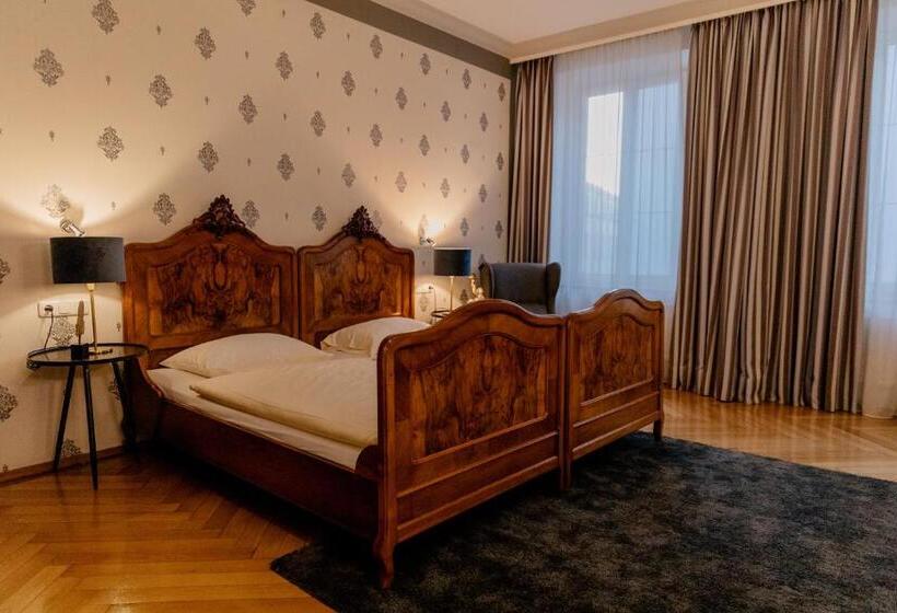 스탠다드 룸, Fletzinger