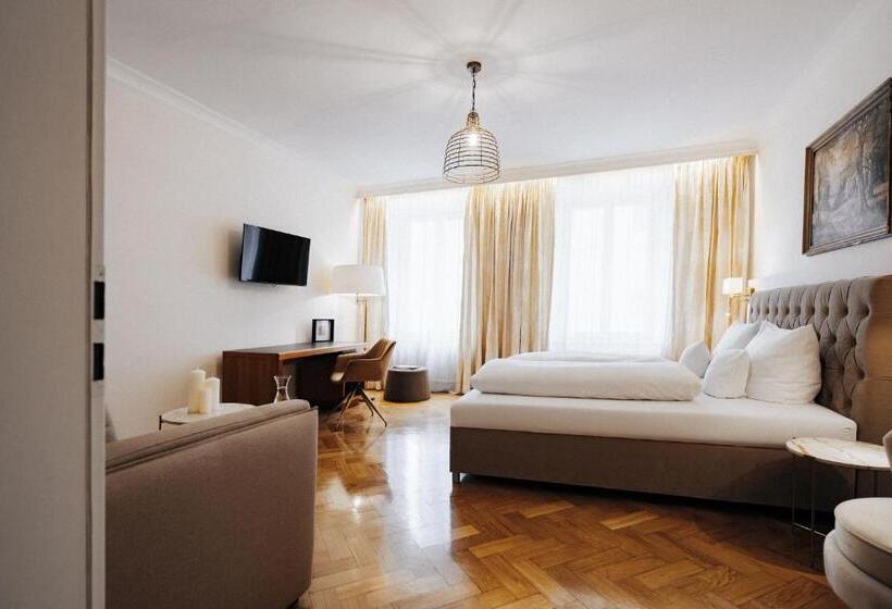 스탠다드 트리플 룸, Fletzinger