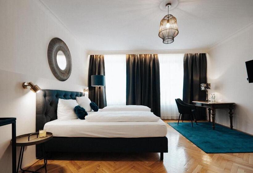 스탠다드 트리플 룸, Fletzinger