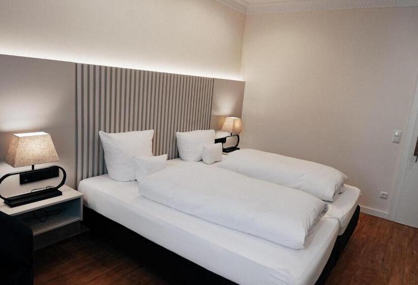 스탠다드 룸, Fletzinger