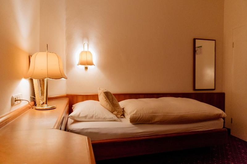 스탠다드 싱글 룸, Fletzinger