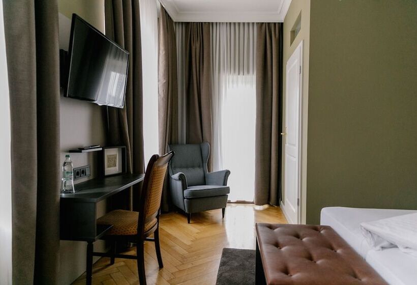 스탠다드 룸, Fletzinger