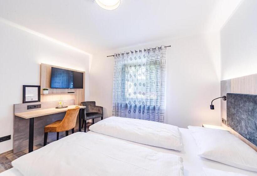 스탠다드 룸, Franken