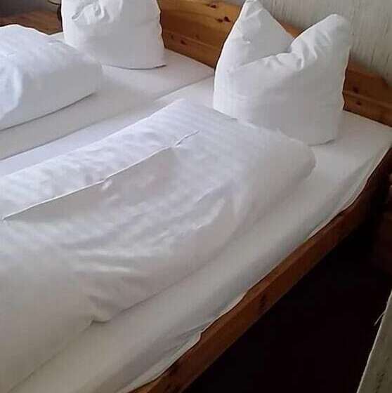 סוויטה, Hostel Zum Löwen