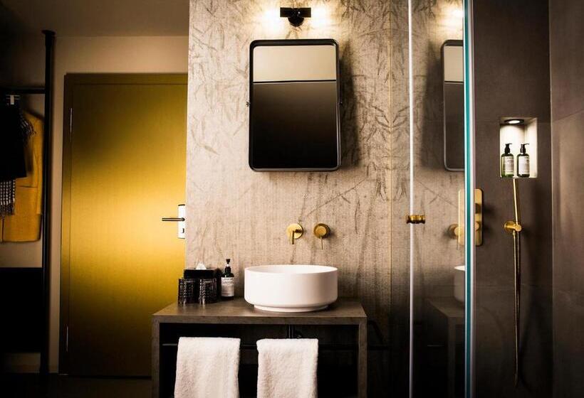 Quarto Classe Business, Jams Music Hotel Munich