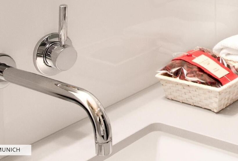 プレミアムルーム, Marc München