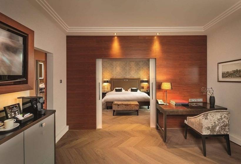 سوییت, Maximilian’s